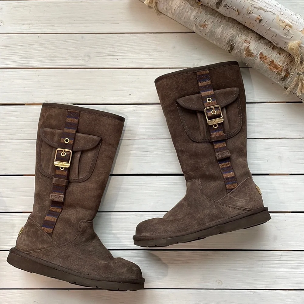 UGG Cargo II Boot with Zipper Brown size 6